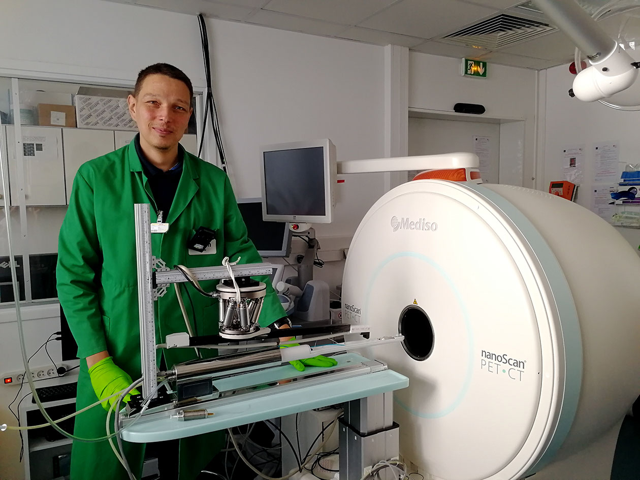 <hr>Caméra TEP-TDM (nanoScan PET-CT, Mediso).